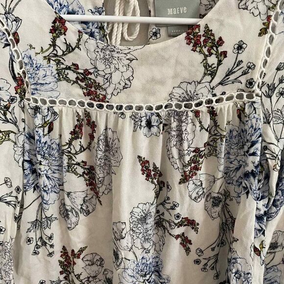 Maeve Anthropologie White Crochet Floral Blouse Top Size Extra Small  100% Rayon - Picture 10 of 10